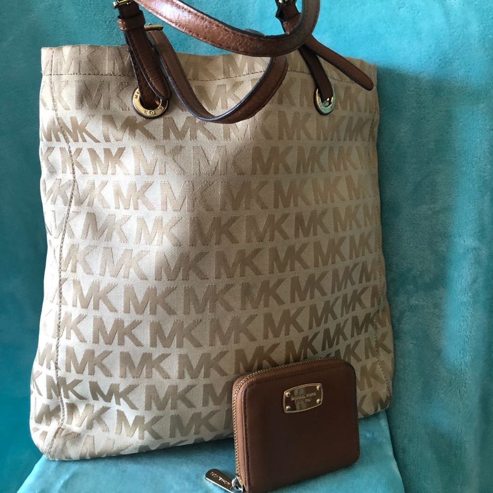 Michael Kors signature cloth beige an brown tote w matching camel leather wallet